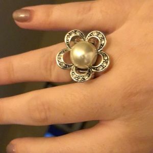 Floral Pearl Crystal Ring